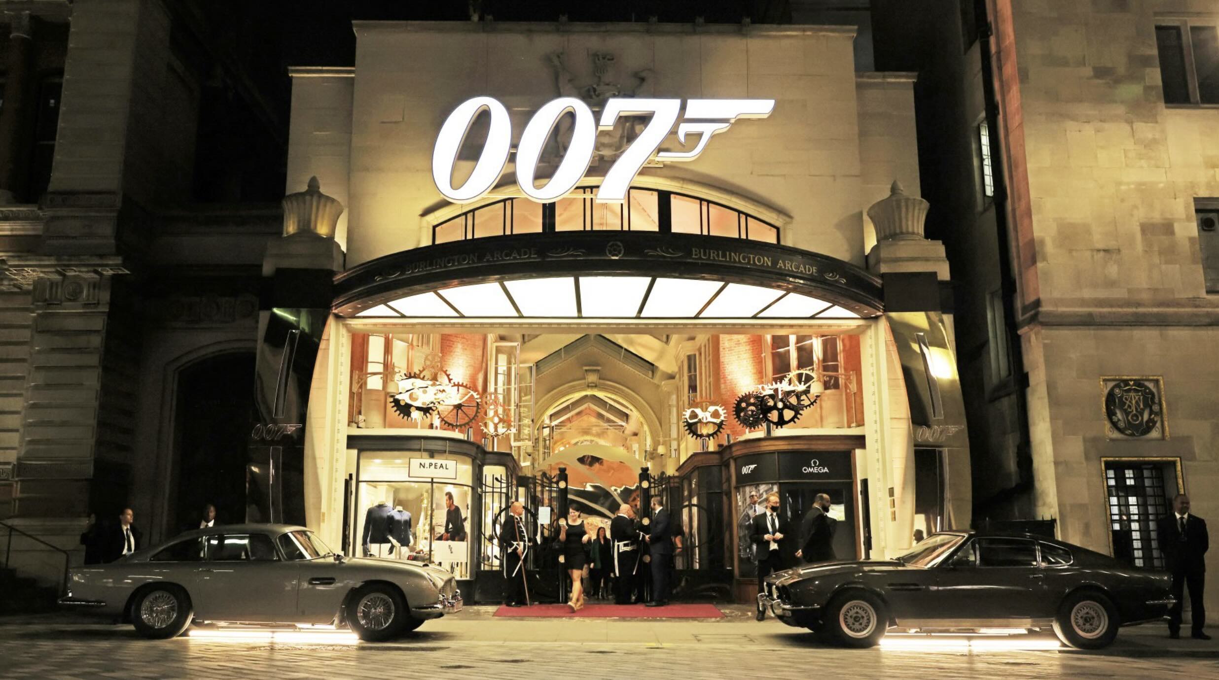 The world&#8217;s first James Bond Bar opens in London&#8217;s Burlington Arcade