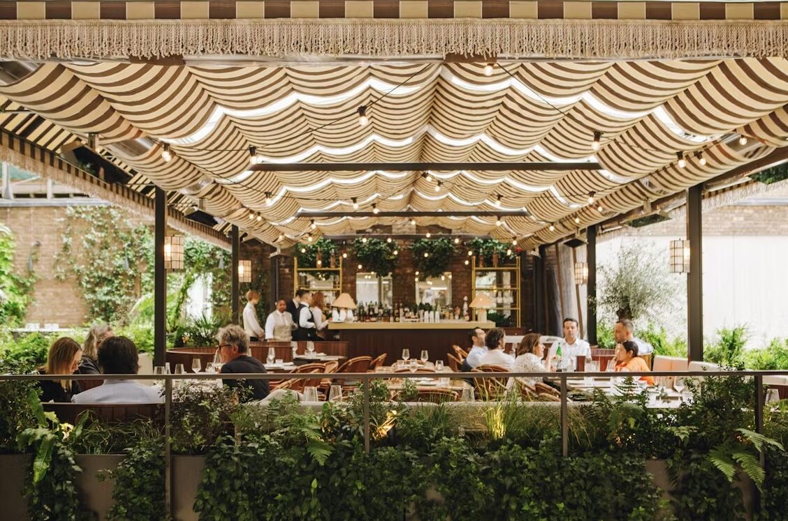 outdoor dining in London